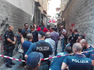 Napoli, esplosione in casa: un morto, due feriti. Avevano ricevuto ordine di sfratto