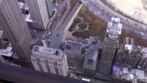 Chicago: ascensore precipita per 84 piani, in sei restano miracolosamente illesi