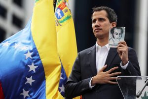 Venezuela, addio regime Maduro: Juan Guaidò si proclama presidente