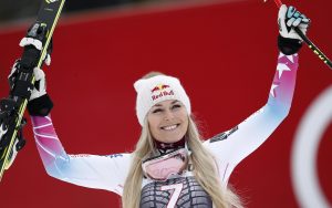 Lindsey Vonn, la leggenda dello sci si ritira a sorpresa con annuncio choc a Cortina: "Troppo dolore, finisce qui"