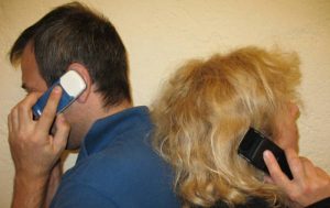 Telefonini fanno male? Ministeri devono informare sui rischi collegati, la sentenza del Tar