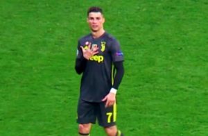Cristiano Ronaldo, video gesto "5 Champions vinte" in Atletico-Juventus