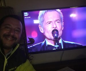 Sanremo 2019, da Matteo Salvini nuovo selfie per Baglioni: "Ora posso dormire tranquillo"