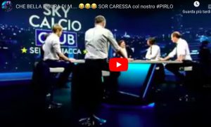 Caressa-Pirlo, gelo in diretta tv (VIDEO). Il giornalista: “Mi stai dando del cretino?”