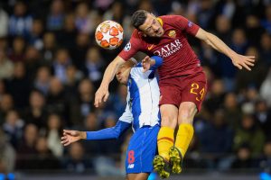 Roma eliminata dalla Champions, passa il Porto: Dzeko si divora gol qualificazione, Florenzi trattenuta punita dal VAR