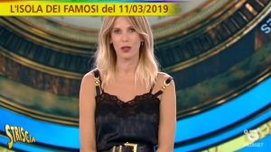 Isola dei Famosi, Striscia la Notizia contro Alessia Marcuzzi: "Figura di m..."