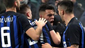 Milan-Inter 2-3, Lautaro Martinez uomo derby. Nerazzurri a +2 sul Milan e a +6 sulla Roma