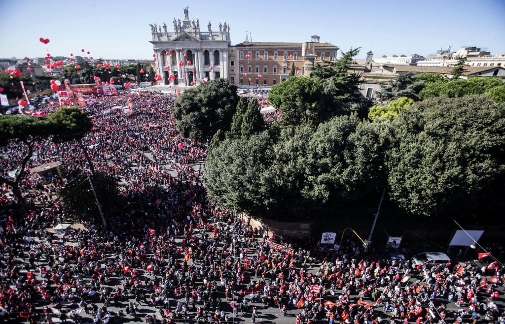 A Roma corteo Cgil contro governo Renzi, 'lavoro e diritti'