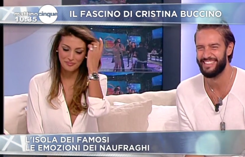 Cristina Buccino con la camicetta scollata a Mattino 5. E Alex Belli... FOTO-VIDEO (24)