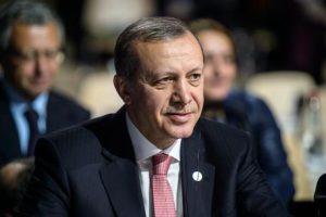 Erdogan se la prende con la Grecia e minaccia di far saltare accordi su migranti