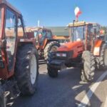 Protesta degli agricoltori, chiuso il casello autostradale dell'A1 Orte. Foto Ansa