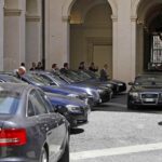 Auto blu (sì, ancora esistono), quando lo Stato inquina e i cittadini invece devono cambiare macchina