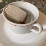 Ustionata dal tè bollente caduto dalla caraffa: bimba di 9 mesi in terapia intensiva