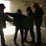 Ragazzino aggredito dal branco: calci, pugni e sigarette spente in faccia