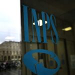 Pensionato fa la comparsa e guadagna 77 euro. L'Inps ora gliene chiede 20mila indietro. Foto d'archivio Ansa