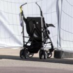 Auto travolge mamma con i due figli, uno dei piccoli era nel passeggino