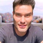 Il "Nostradamus vivente" Athos Salome per il 2024 prevede alieni, ribellione di robot, catastrofi, Guerra Mondiale