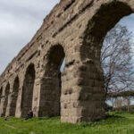 Ragazzo trovato impiccato in un parco a Roma. Ipotesi suicidio