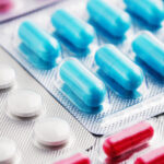 Adescava gli uomini on line e li sedava con gli psicofarmaci per derubarli: arrestata