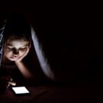 Stiamo sottovalutando la pericolosità dei social. Un po' come avvenne con le sigarette