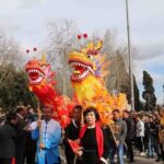 Il Capodanno cinese è celebrato, in tutto il mondo: feste a Roma e Prato, menù in Oriente con pesce, riso e ananas