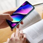 Stop ai cellulari in classe fino alle scuole medie, inasprite le regole già fissate nel 2007, consentito il tablet, ma solo per finalità didattiche. Stop ai cellulari in classe fino alle scuole medie, inasprite le regole già fissate nel 2007, consentito il tablet, ma solo per finalità didattiche.