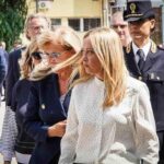 Meloni come Fanfani? 50 anni fa il blocco dei prezzi delle auto, oggi i contributi negati per le elettriche