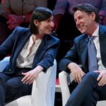 Campo largo, il sogno di Schlein si infrange nell'ambizione di Conte: la guerra per guidare la sinistra rafforza la destra e Meloni