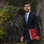 Politici inglesi che vergogna: rishi sunak