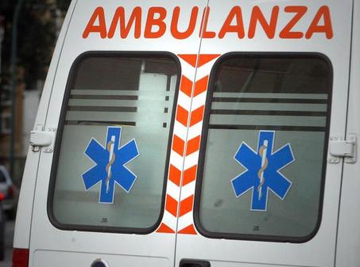 Ambulanza, foto d'archivio ANSA