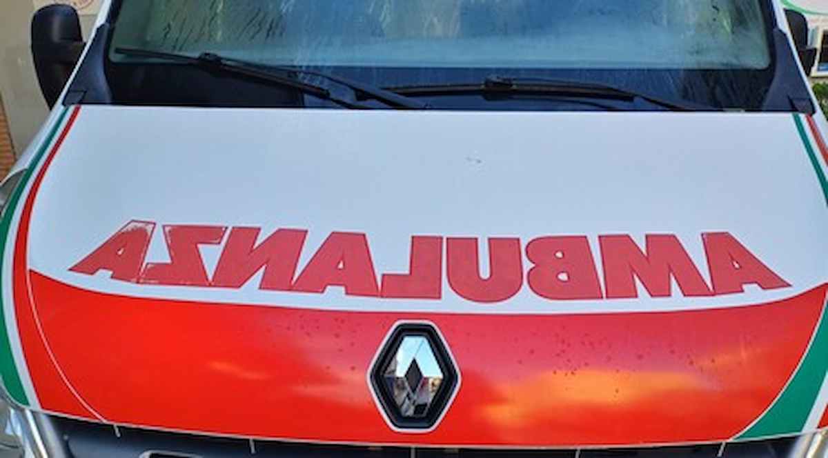 Bambino di 8 anni muore schiacciato in giardino da un tavolo