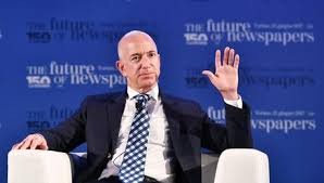 Jeff Bezos: Le big tech americane, Facebook & C. devono pagare le tasse, Gasparri: ora pagano in Europa solo l'1%