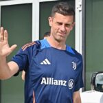 Thiago Motta saluta