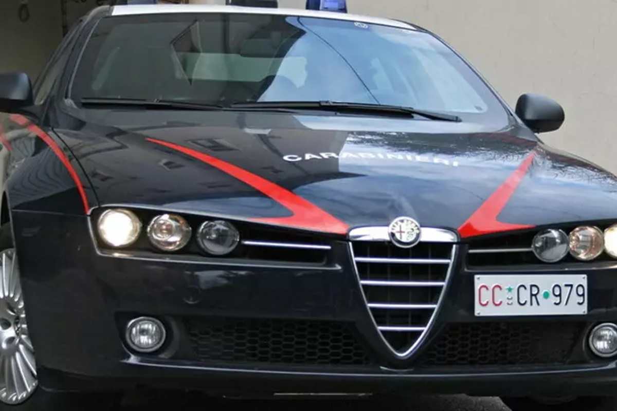 Una sprezzante volante dei carabinieri