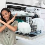 donna dice no e lavastoviglie