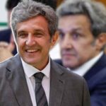 flavio insinna in primo piano