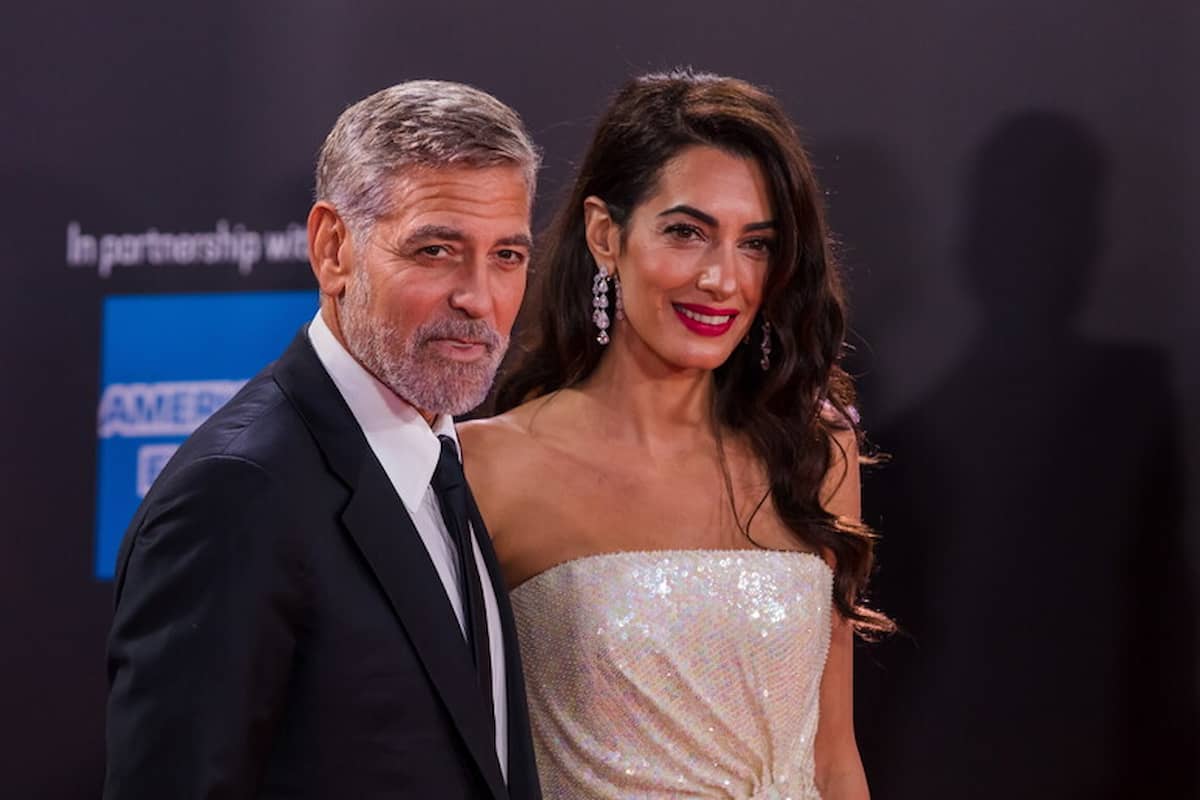 Sinner stellone d’Italia: Cronaca oggi, notizie da Italia e mondo scelte da Marco Benedetto, prova di giornale, nella foto George Clooney con la moglie Amal a una serata di gala