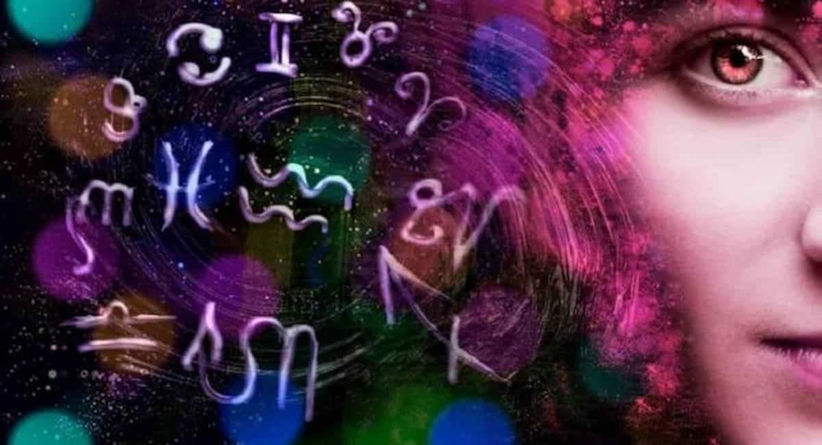 Maga magò guarda le stelle dello zodicaco