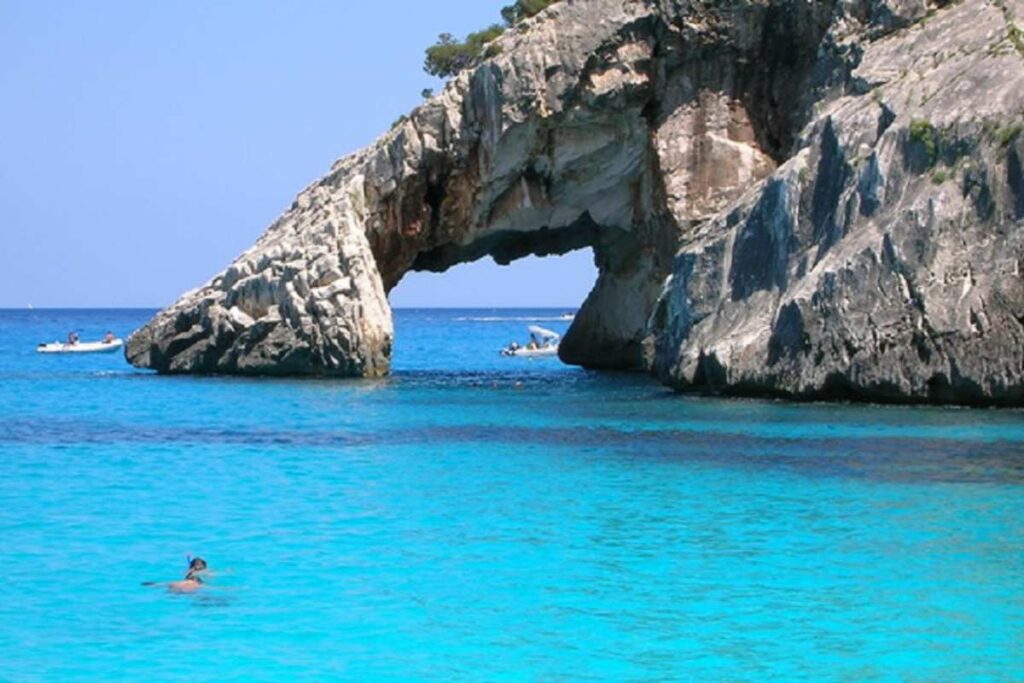 Una delle splendide vedute da una spiaggia italiana