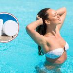 donna in piscina e cloro