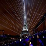 La Francia celebra le Olimpiadi, la Tour Eiffel