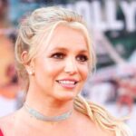 primo piano di britney spears durante una cerimonia