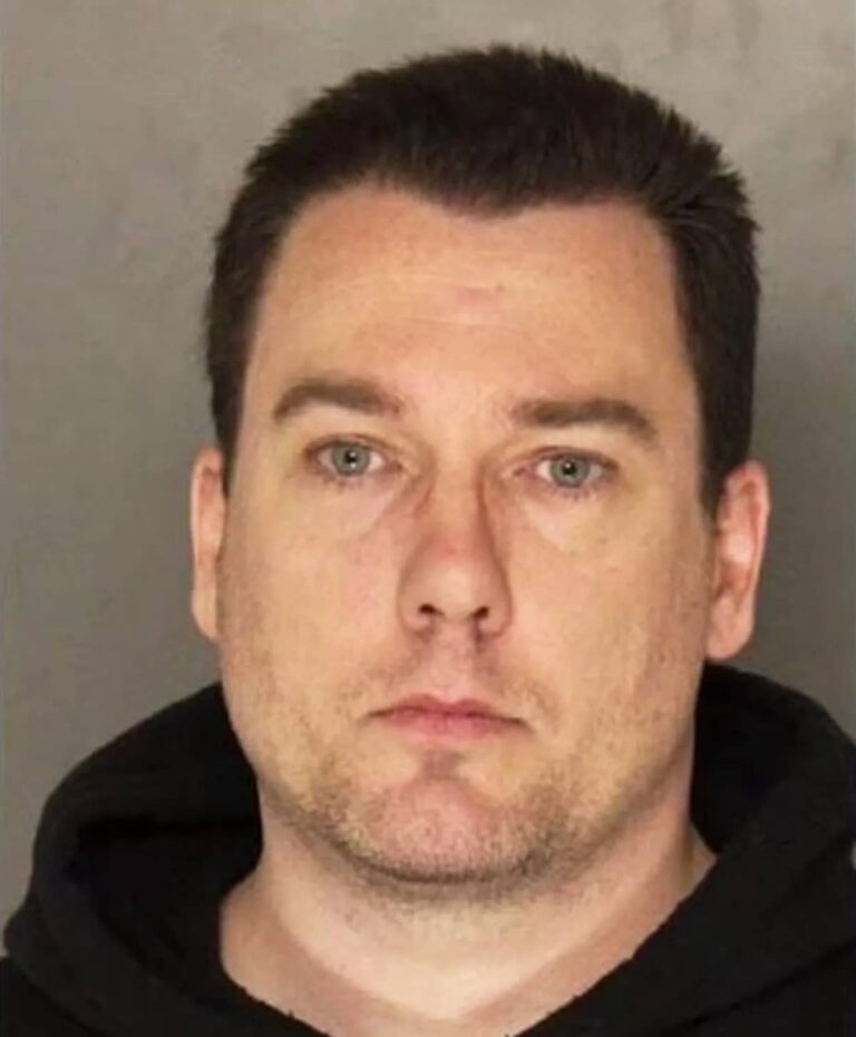 Attirata la fidanzata nel deserto, legata a un palo e guardata morire