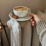 Un cappuccino sul termosifone