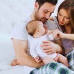 Non dovresti mai baciare un neonato, è pericoloso, perché? Tante infezioni in agguato, eccole