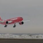 il primo aereo commerciale atterra in Groenlandia