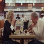Meg Ryan e Billy Crystal ricreano l'iconica scena al ristorante del film Harry, ti presento Sally