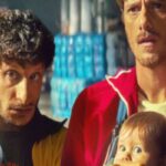 Gli attori Antonio Folletto e Vincenzo Nemolato in una scena del film Mica è colpa mia