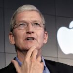 Tim Cook, amministratore delegato di Apple davanti a trump