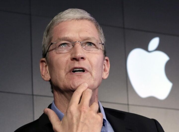 Tim Cook, amministratore delegato di Apple davanti a trump